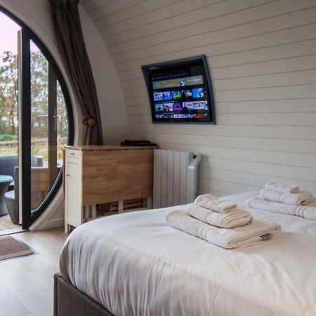 High Oaks Grange - Glamping Hotel Pickering Phòng bức ảnh