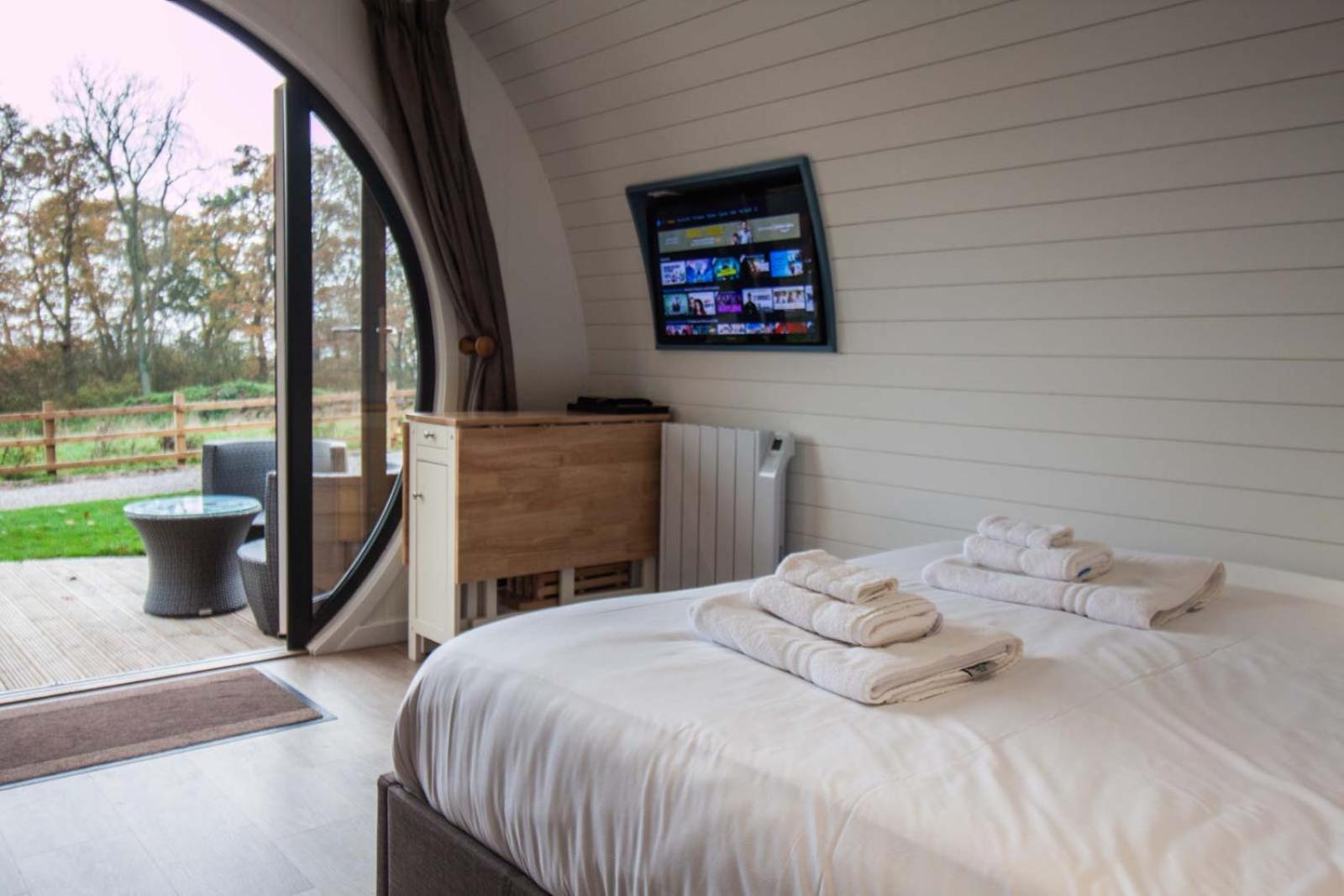High Oaks Grange - Glamping Hotel Pickering Phòng bức ảnh